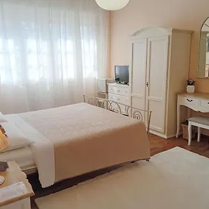 Bruna , Cesenatico Italia